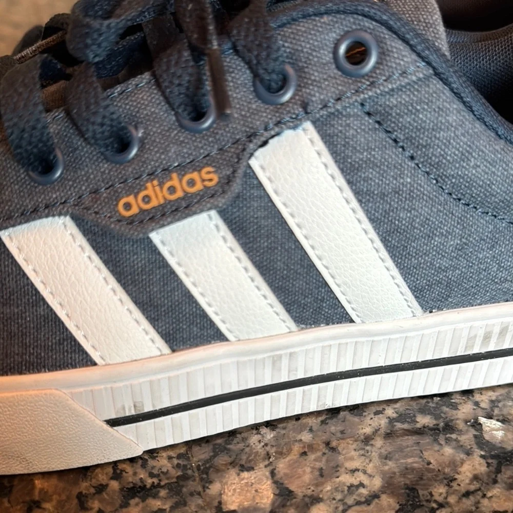 Adidas daily 3.0 Blue and White Casual Sneakers NIB 8